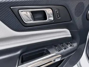 FORD Mustang Dark Horse S650 Look Tüv Neu 1.Hand