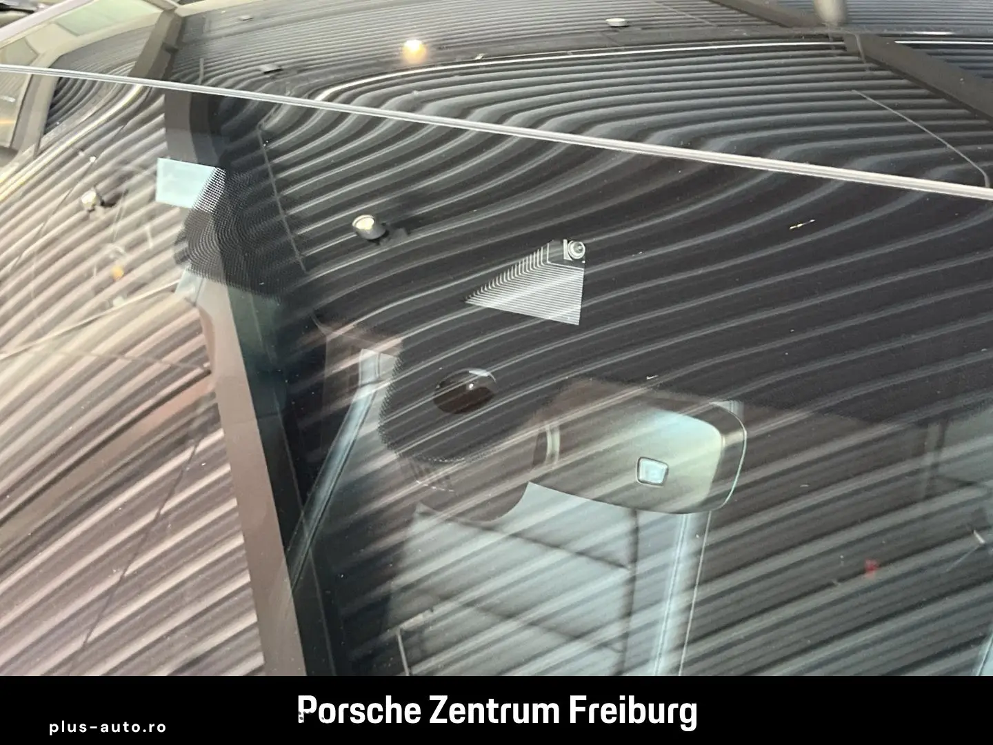 PORSCHE Taycan 4 Surround-View BOSE 21-Zoll Panoramadach