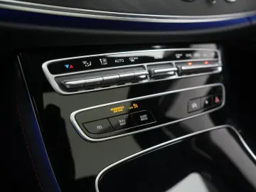 MERCEDES-BENZ E 53 AMG 4Matic  Speedshift Leder Burm…