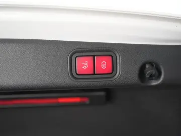 MERCEDES-BENZ E 53 AMG 4Matic  Speedshift Leder Burm…