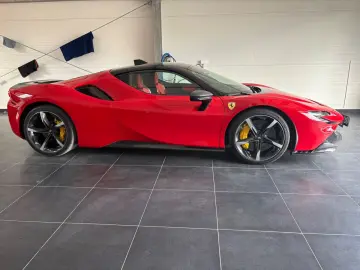 FERRARI SF90 stradale