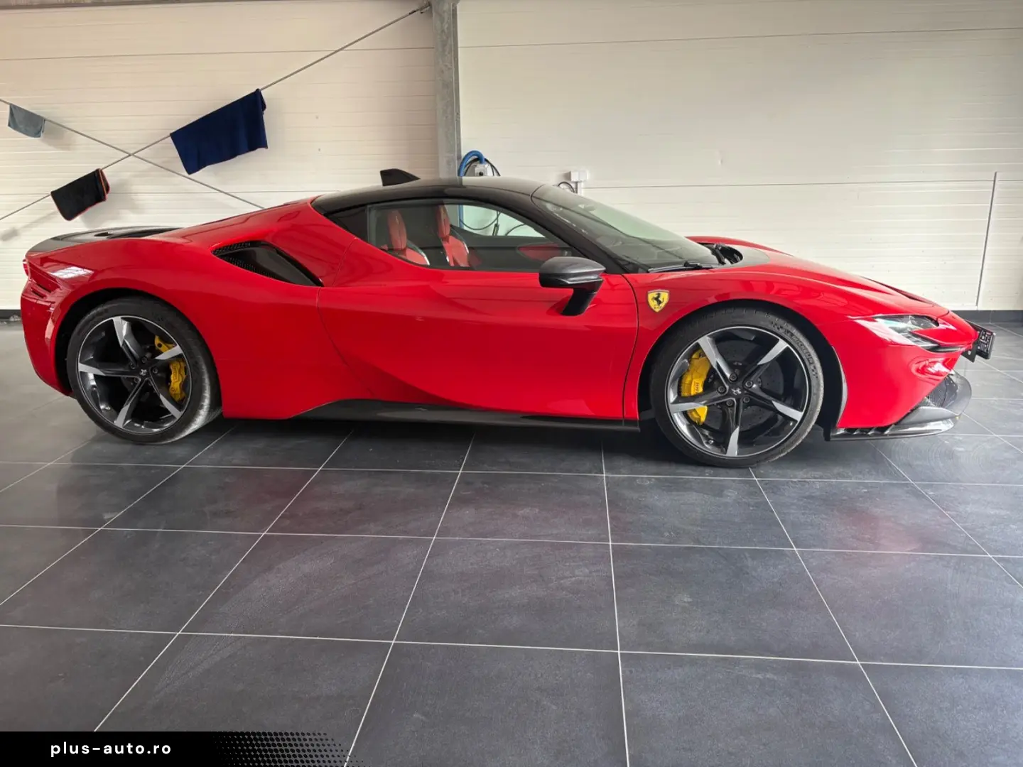 FERRARI SF90 stradale