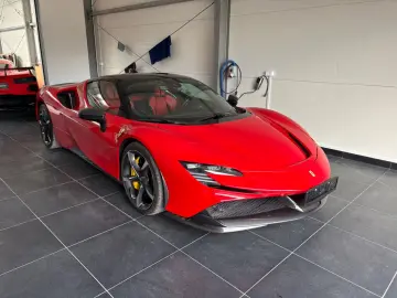 FERRARI SF90 stradale