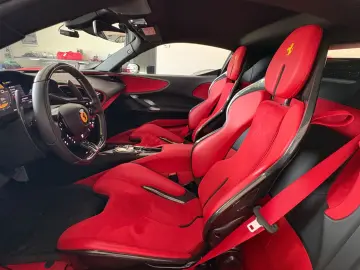 FERRARI SF90 stradale