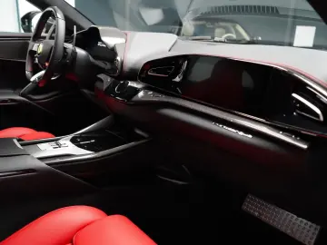 FERRARI Purosangue FULL CARBON PASSENGER DISPL PPF