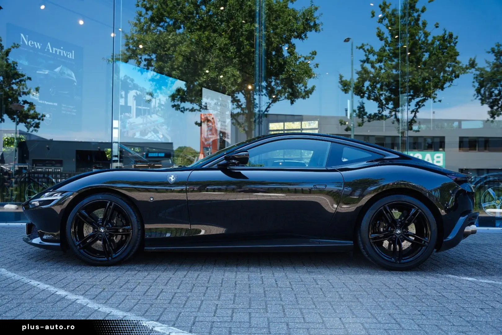 FERRARI Roma 3.9 T V8 CARBON
