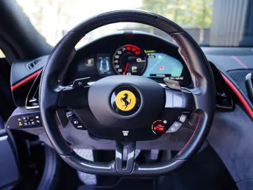 FERRARI Roma 3.9 T V8 CARBON