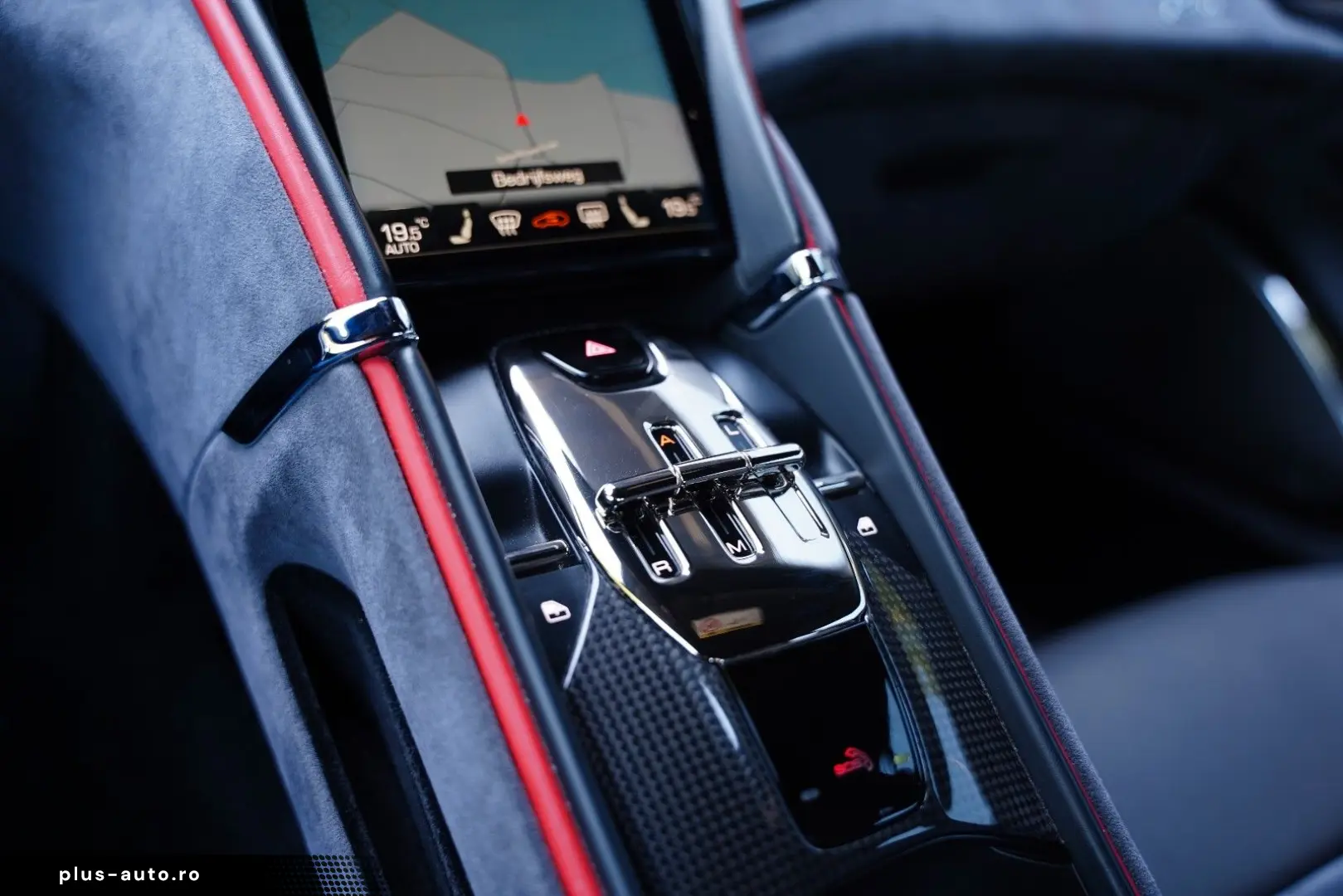 FERRARI Roma 3.9 T V8 CARBON