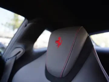 FERRARI Roma 3.9 T V8 CARBON