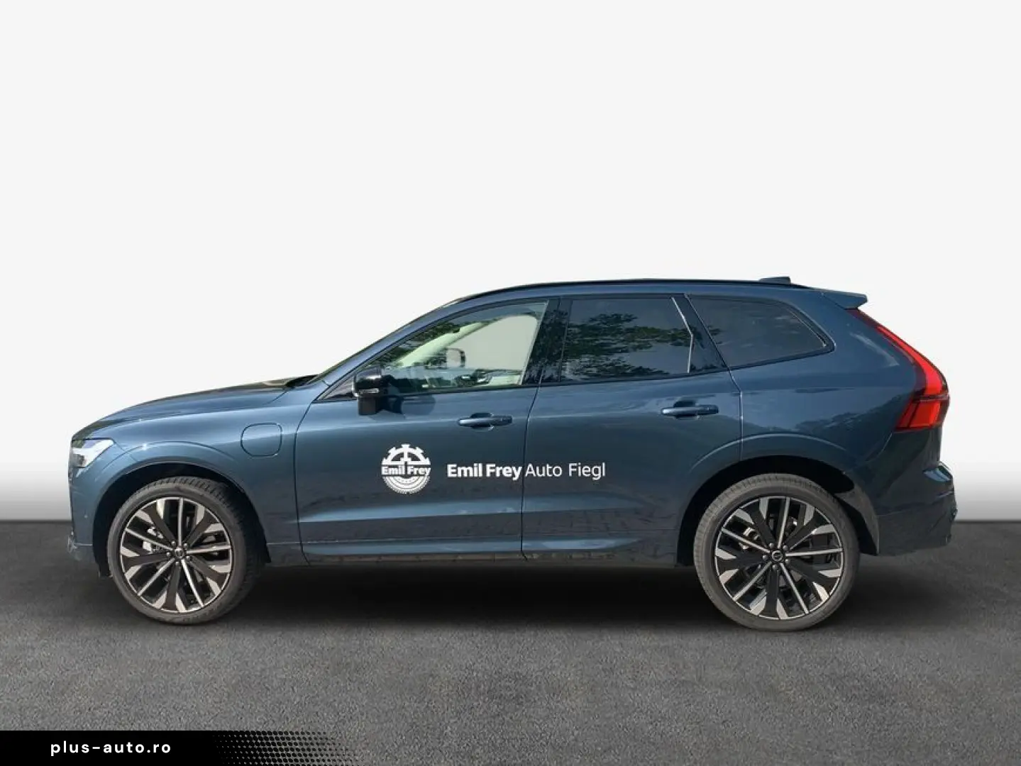 VOLVO XC60 T8 AWD Plug-in Hybrid Ultra Dark