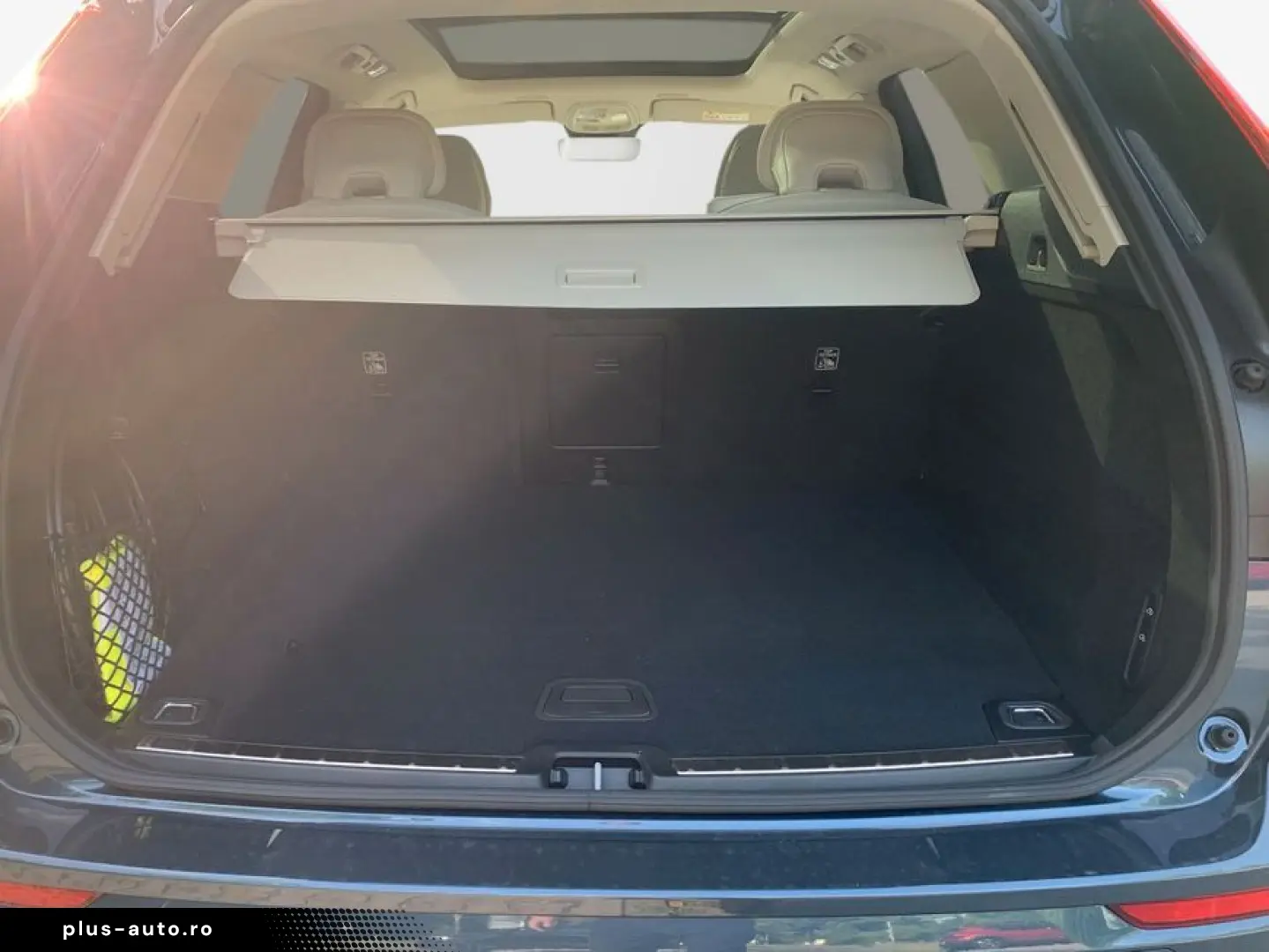 VOLVO XC60 T8 AWD Plug-in Hybrid Ultra Dark