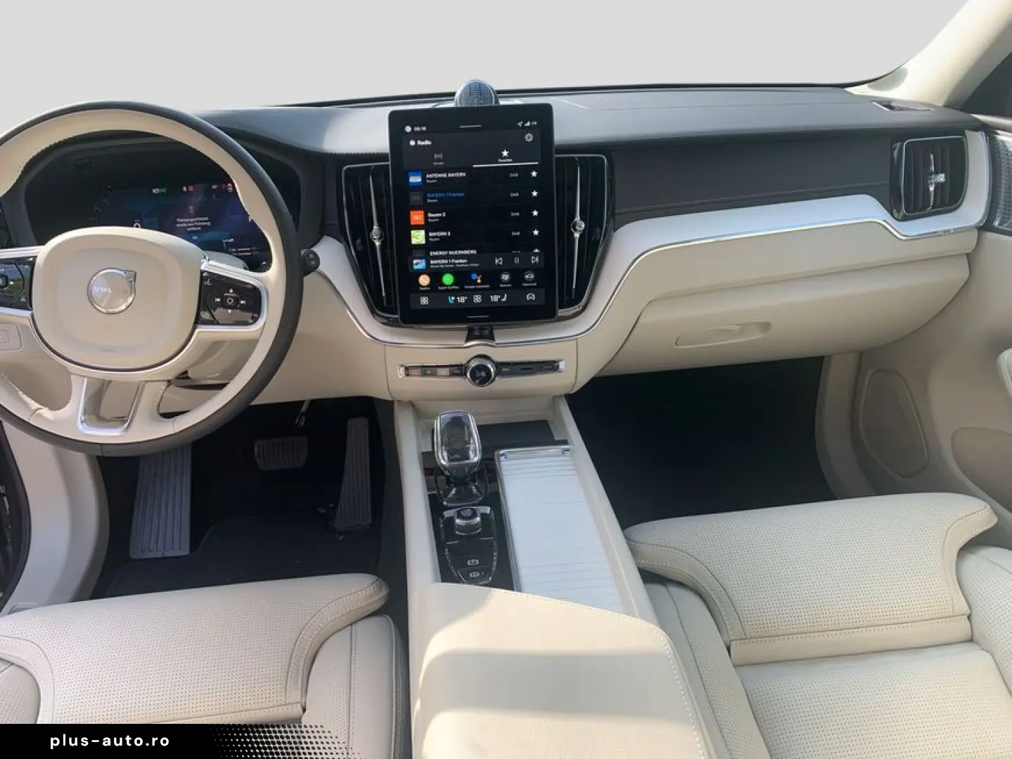 VOLVO XC60 T8 AWD Plug-in Hybrid Ultra Dark