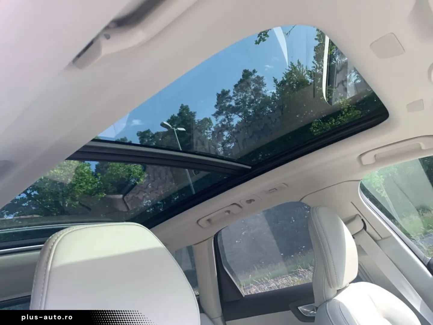 VOLVO XC60 T8 AWD Plug-in Hybrid Ultra Dark