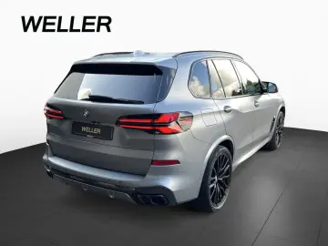 BMW X5 M60i xDrive HUD B W 360