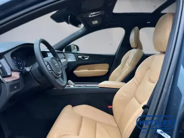 VOLVO XC60 B5 Ultra Dark AWD HUD AD Digitales Cockpit