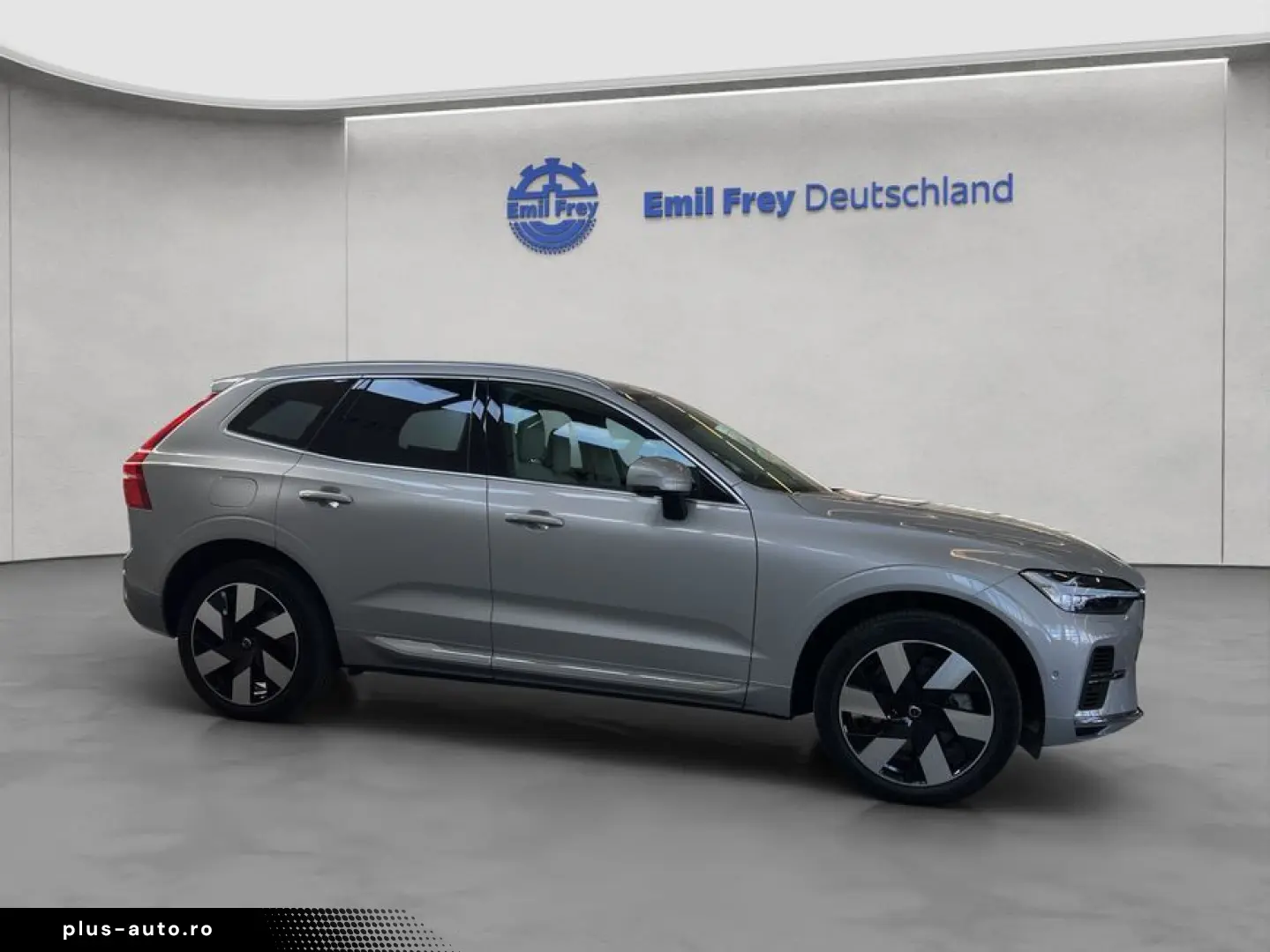 VOLVO XC60 T6 AWD Plug-in Hybrid Ultra-Bright Massages