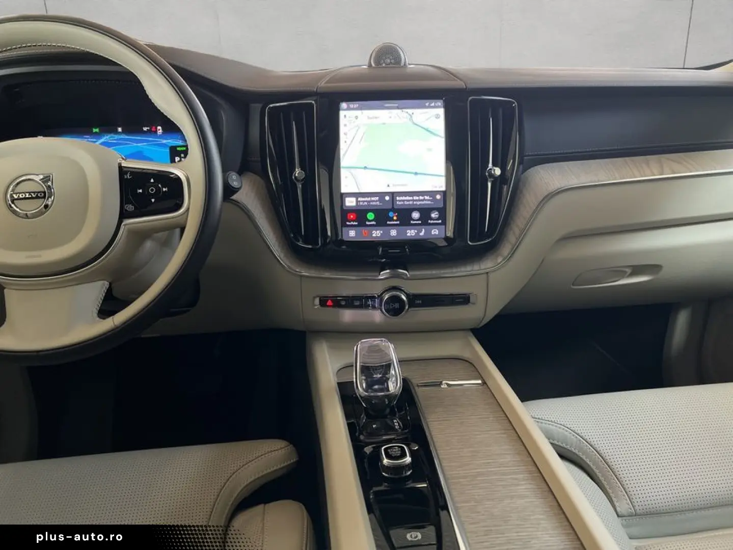 VOLVO XC60 T6 AWD Plug-in Hybrid Ultra-Bright Massages