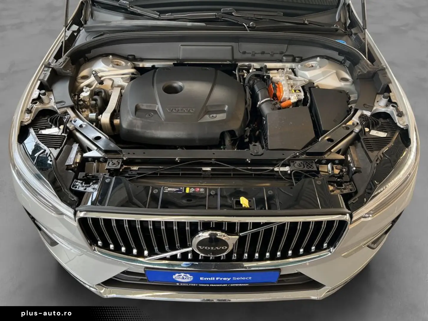 VOLVO XC60 T6 AWD Plug-in Hybrid Ultra-Bright Massages