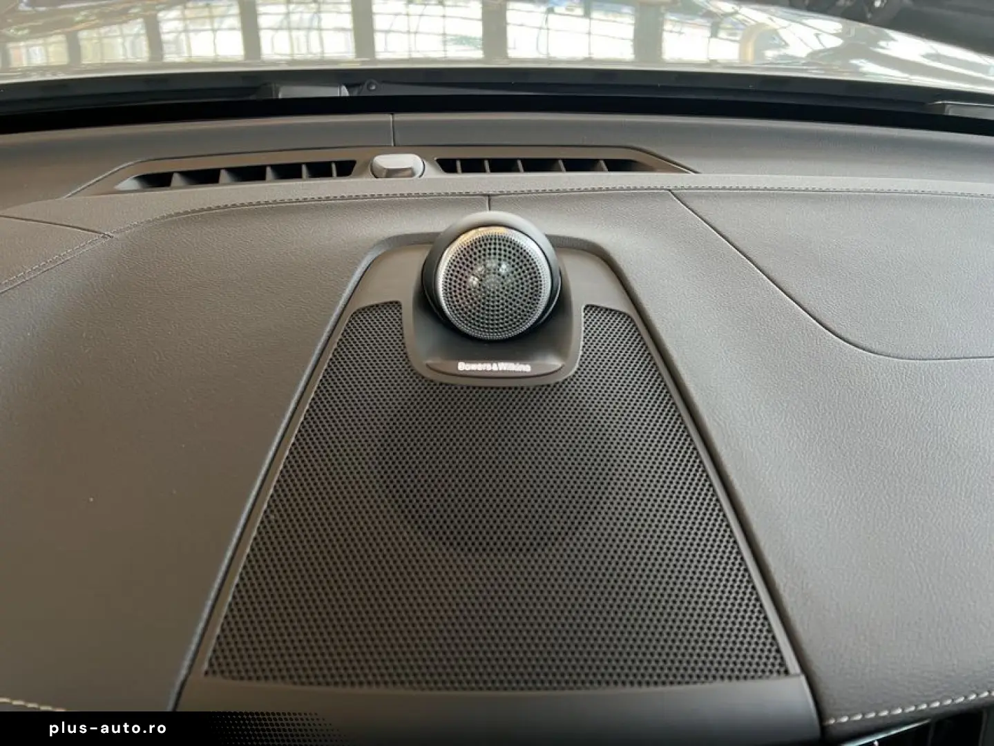 VOLVO XC60 T6 AWD Plug-in Hybrid Ultra-Bright Massages