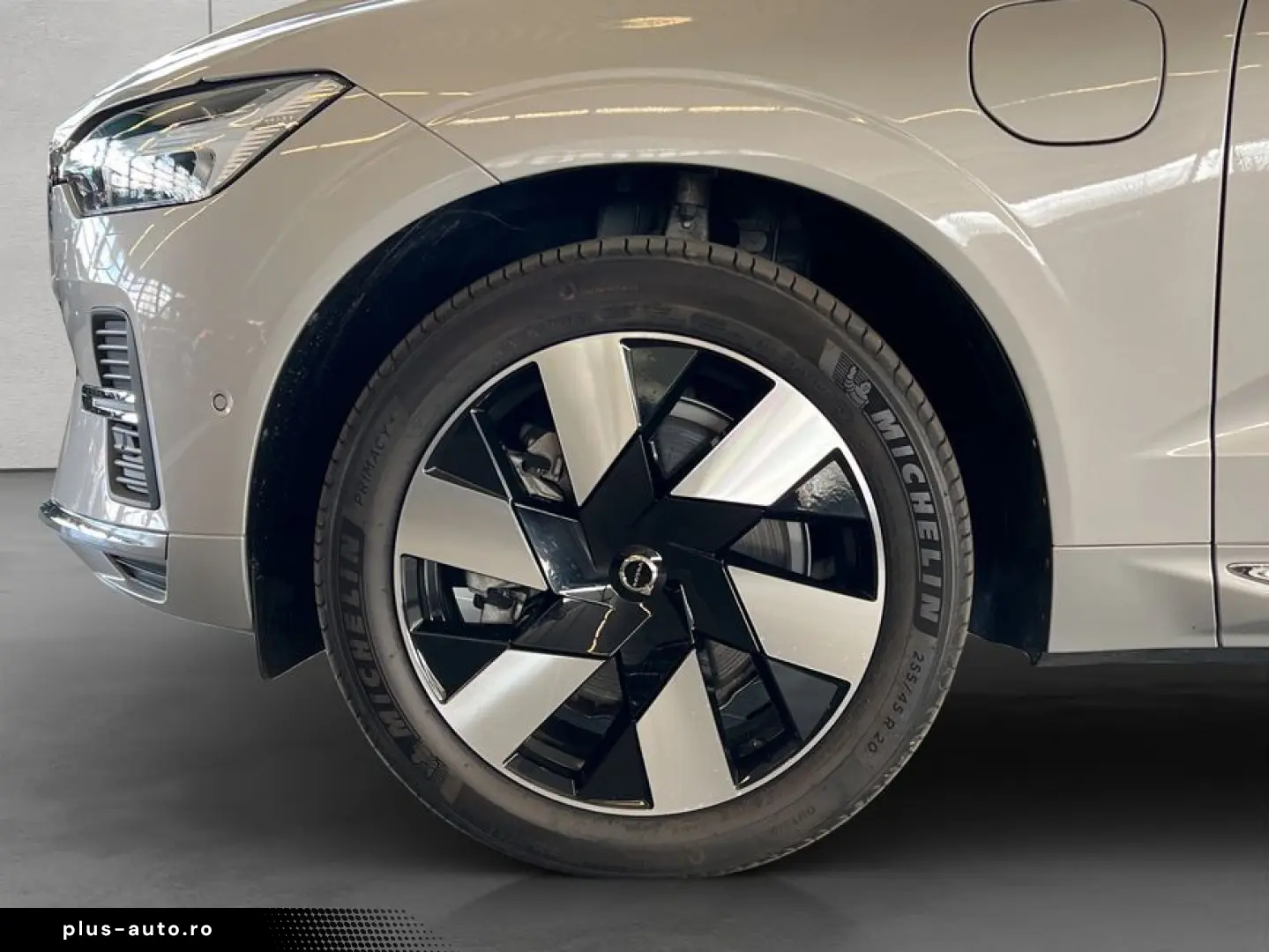 VOLVO XC60 T6 AWD Plug-in Hybrid Ultra-Bright Massages