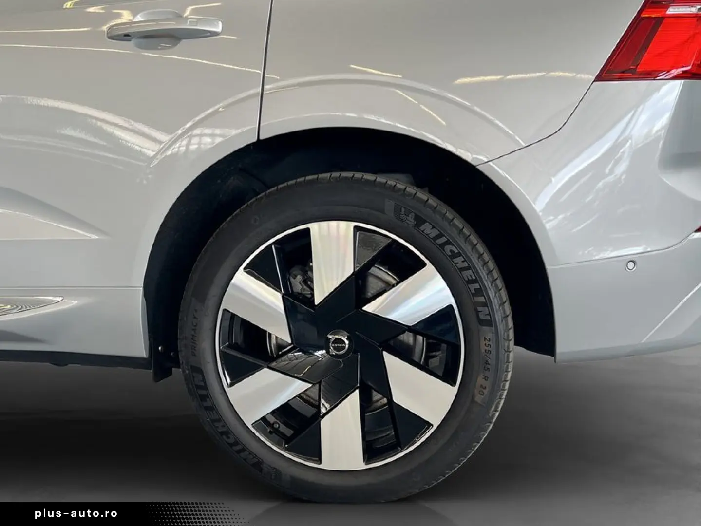 VOLVO XC60 T6 AWD Plug-in Hybrid Ultra-Bright Massages