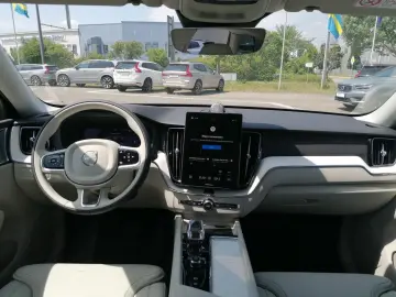 VOLVO XC60 T8 Ultra Dark   Sound-P.   4C   360    Pano