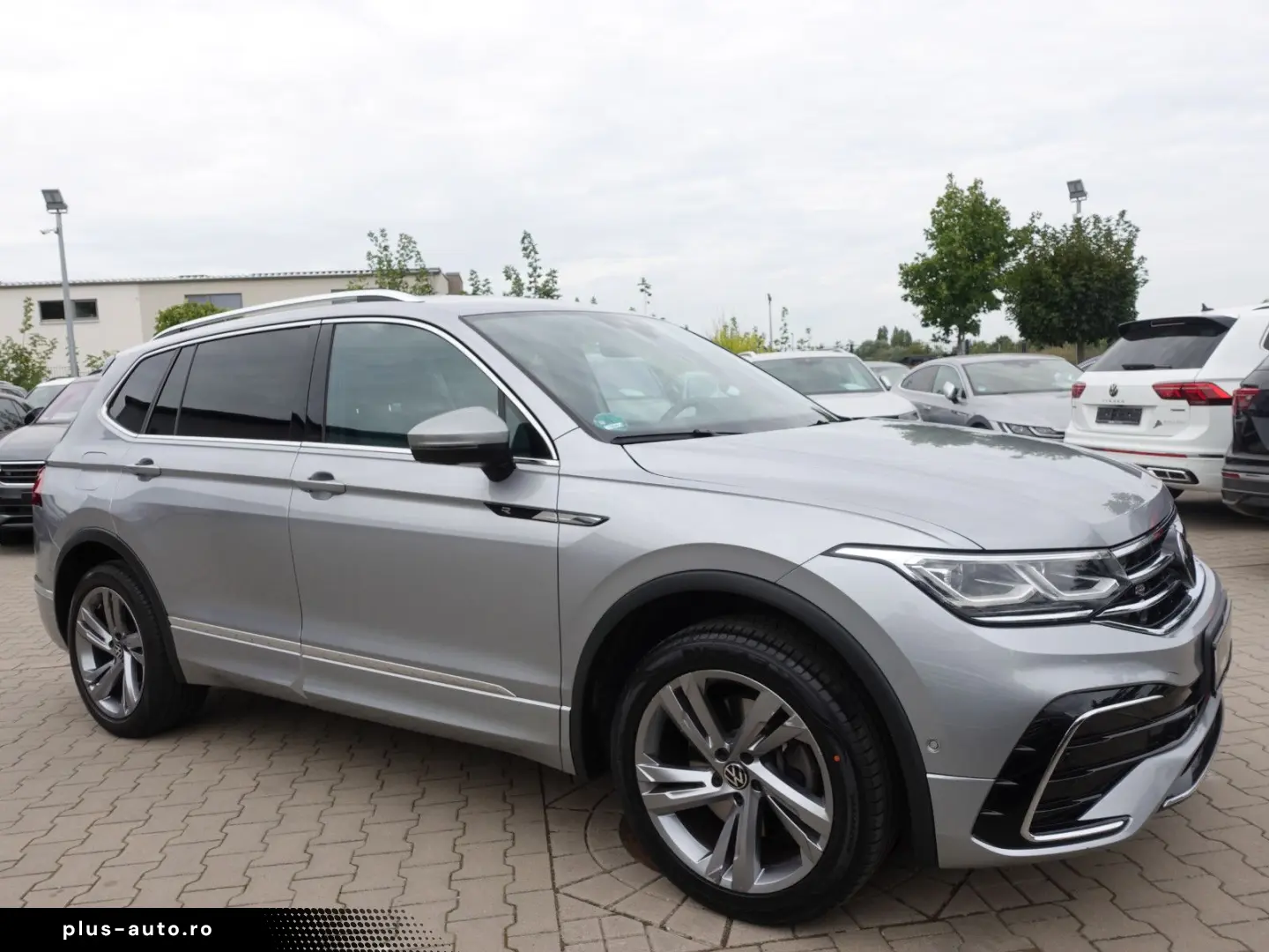 VW Tiguan 2 0 TDI Allspace 4M DSG  7-Sitzer  R-Line