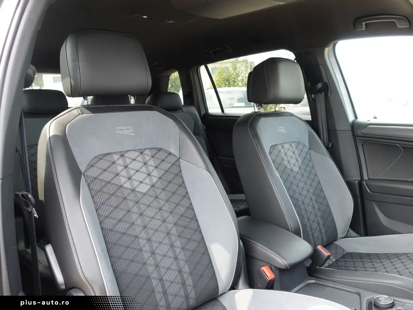 VW Tiguan 2 0 TDI Allspace 4M DSG  7-Sitzer  R-Line