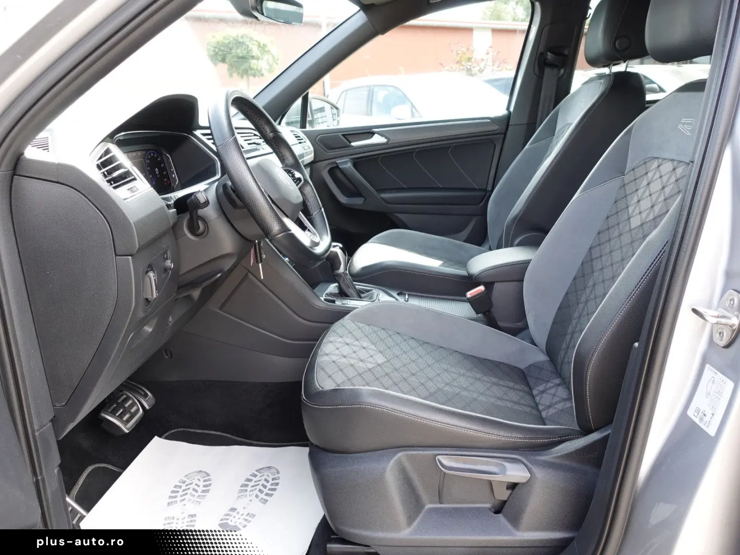 VW Tiguan 2 0 TDI Allspace 4M DSG  7-Sitzer  R-Line