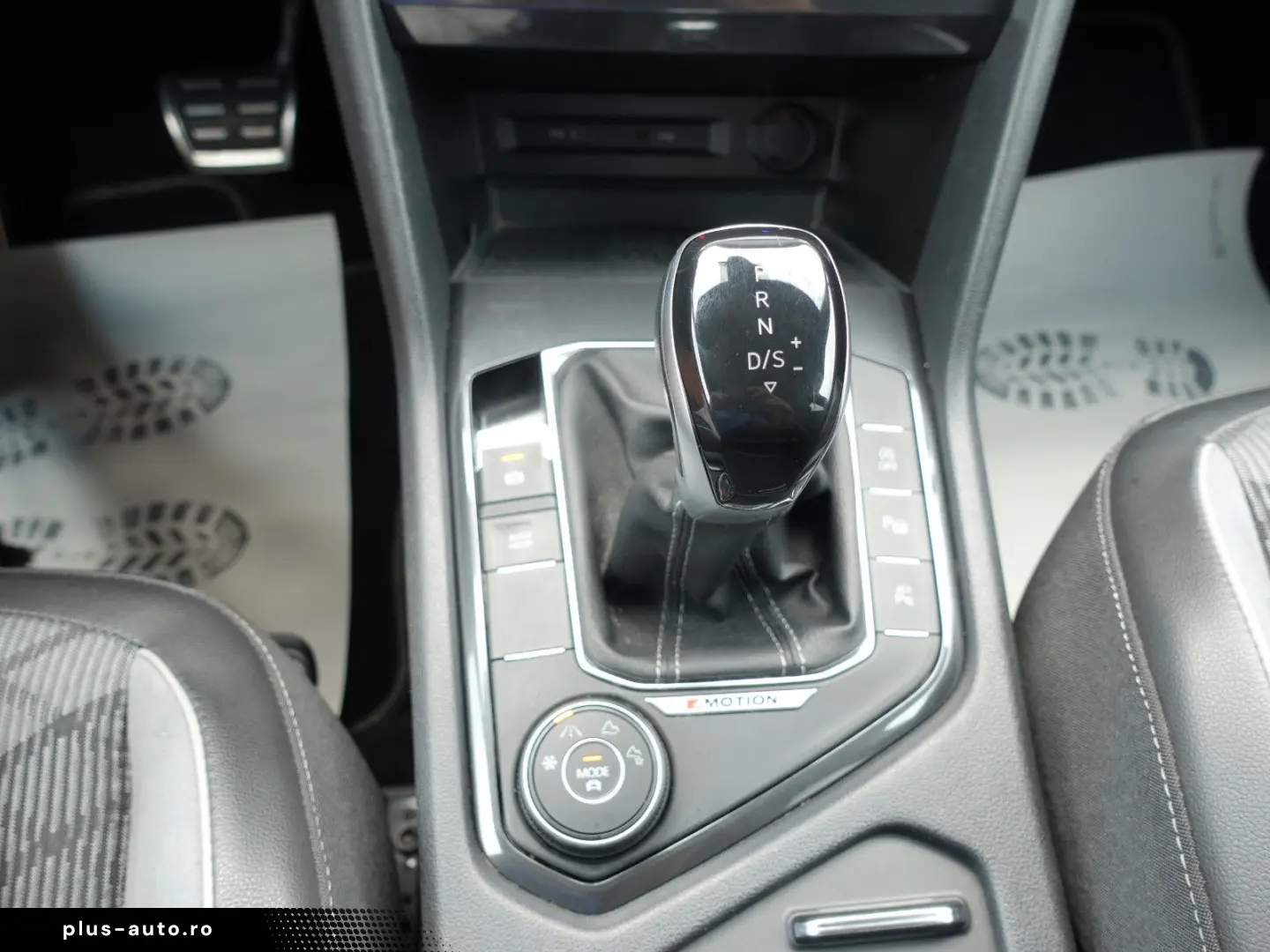 VW Tiguan 2 0 TDI Allspace 4M DSG  7-Sitzer  R-Line