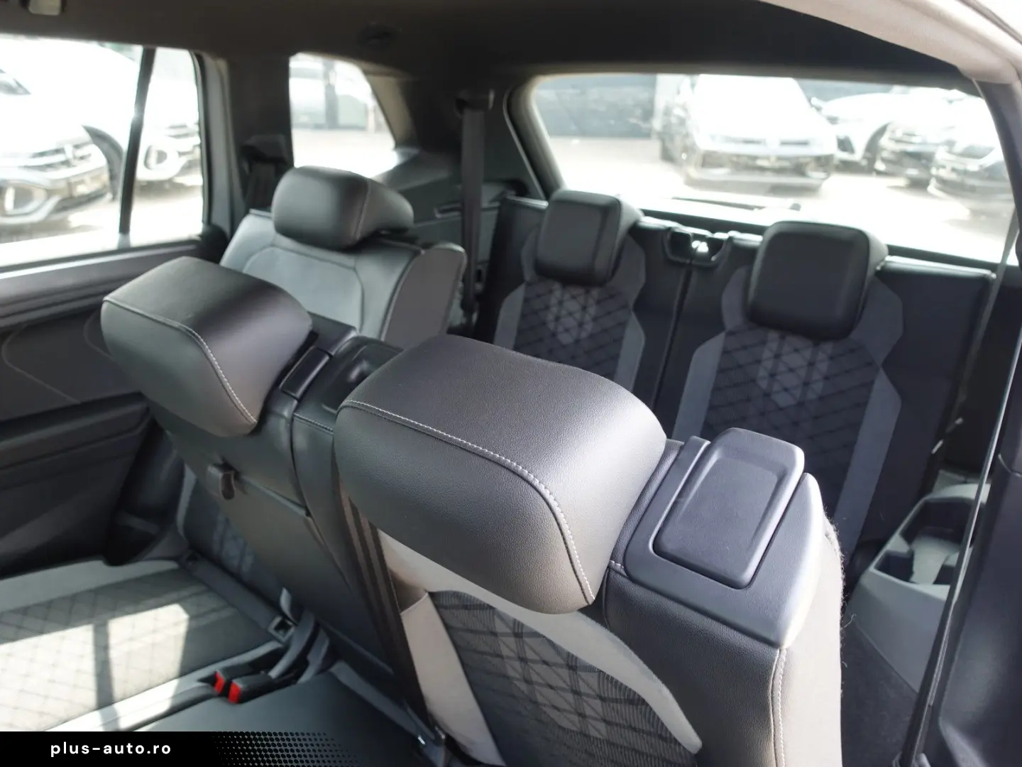 VW Tiguan 2 0 TDI Allspace 4M DSG  7-Sitzer  R-Line