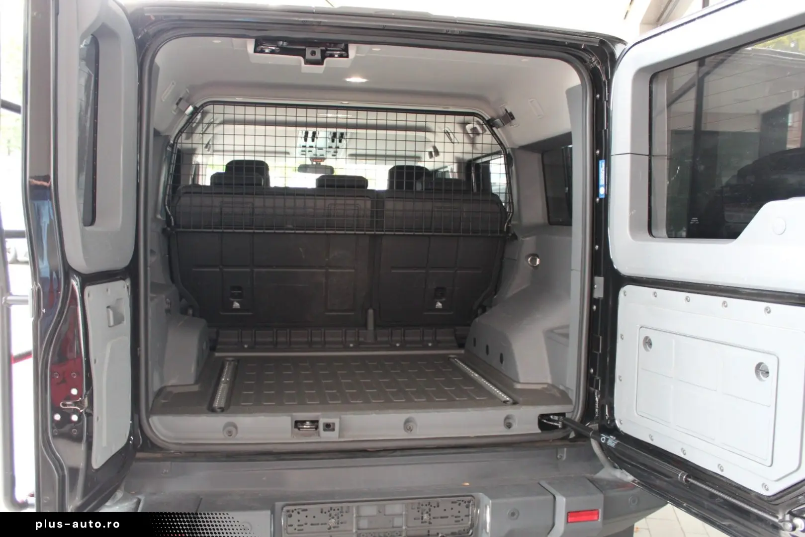 INEOS Grenadier Trailmaster mit Winde LKW-Zulassung