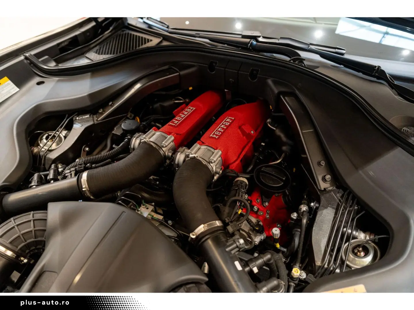 FERRARI Roma 3.9 V8 620