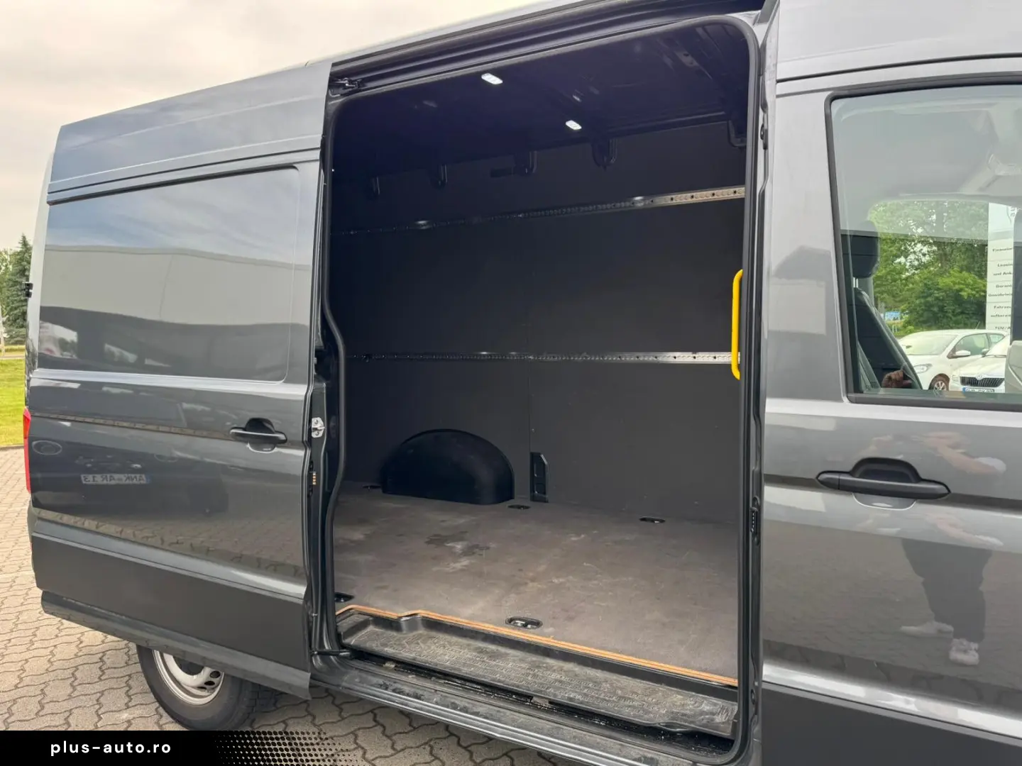VW Crafter Kasten Kasten 35 mittellang Hochdach FWD