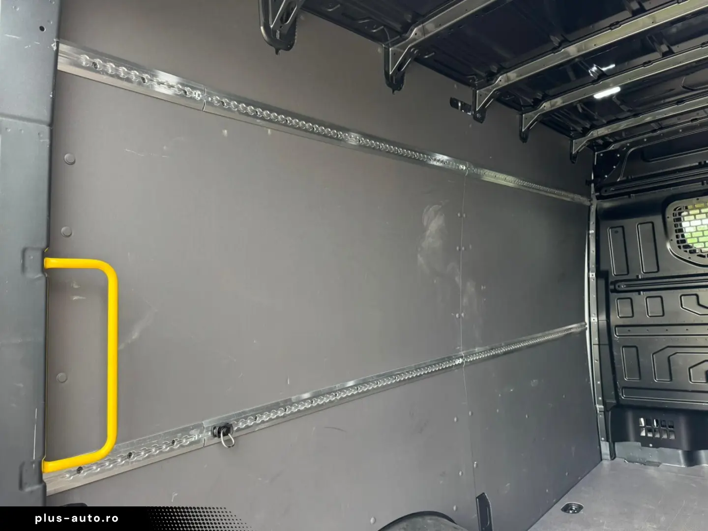 VW Crafter Kasten Kasten 35 mittellang Hochdach FWD