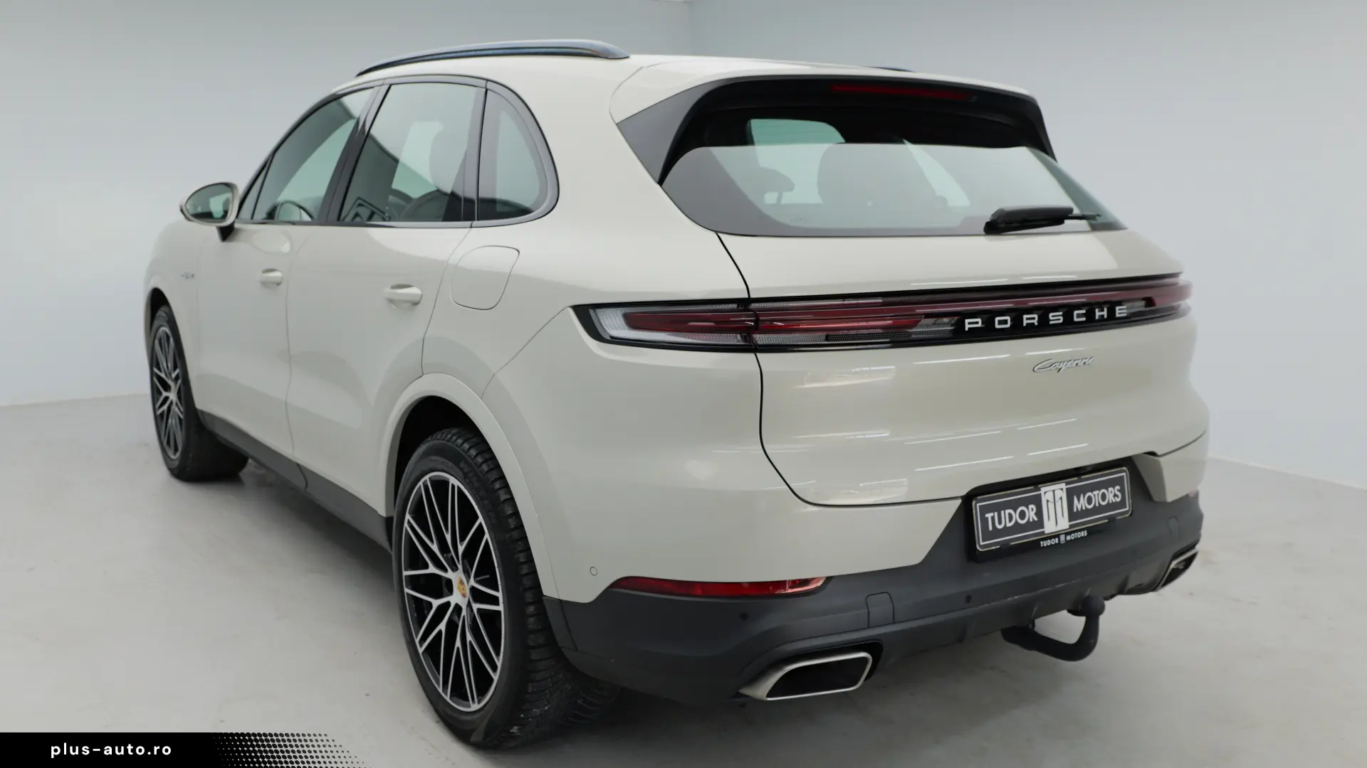 Porsche Cayenne E-Hybrid - 2024