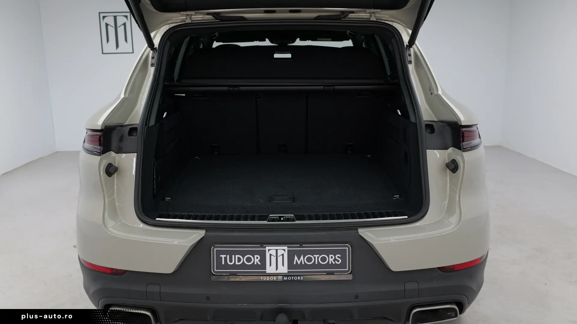 Porsche Cayenne E-Hybrid - 2024
