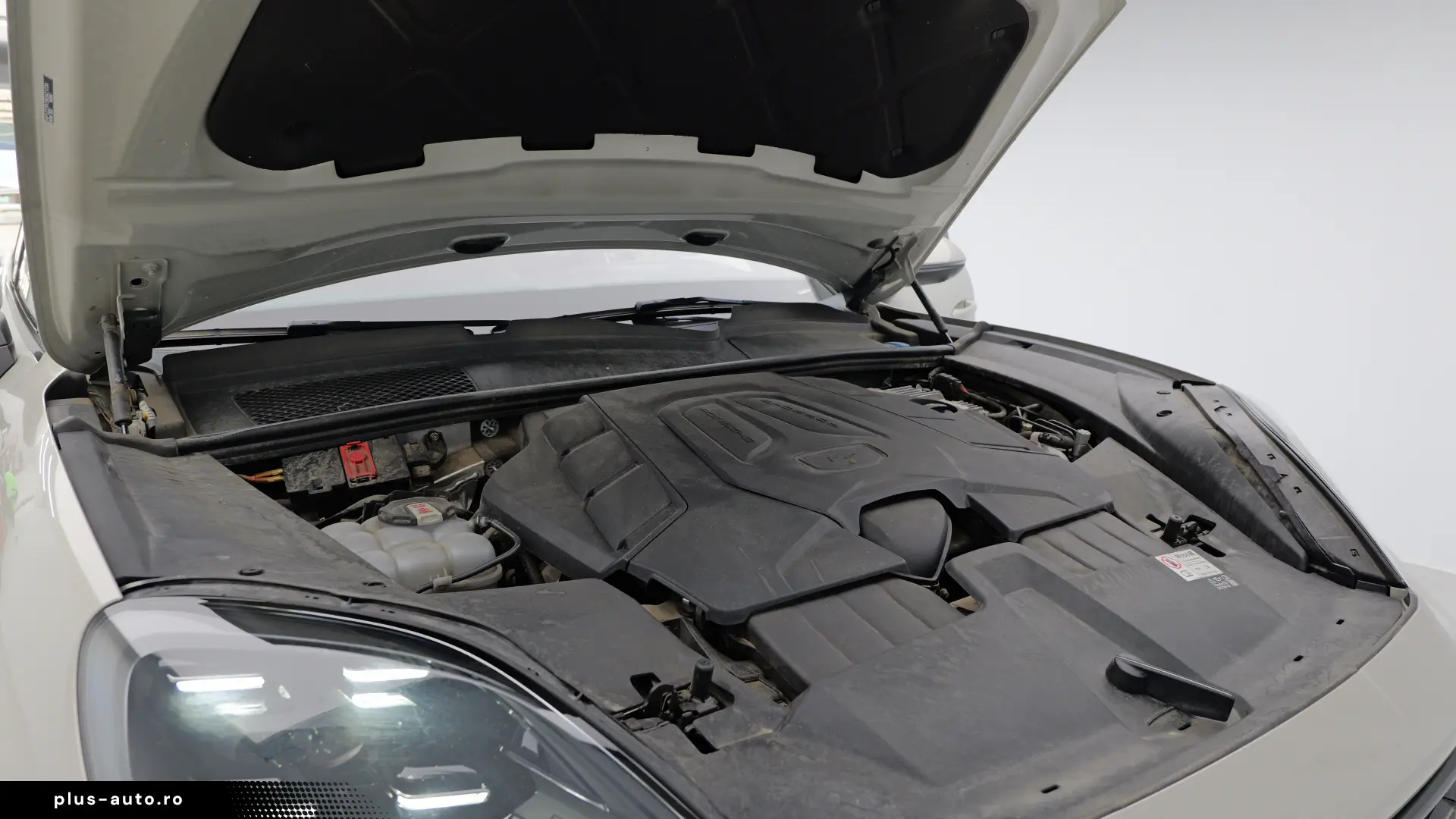 Porsche Cayenne E-Hybrid - 2024