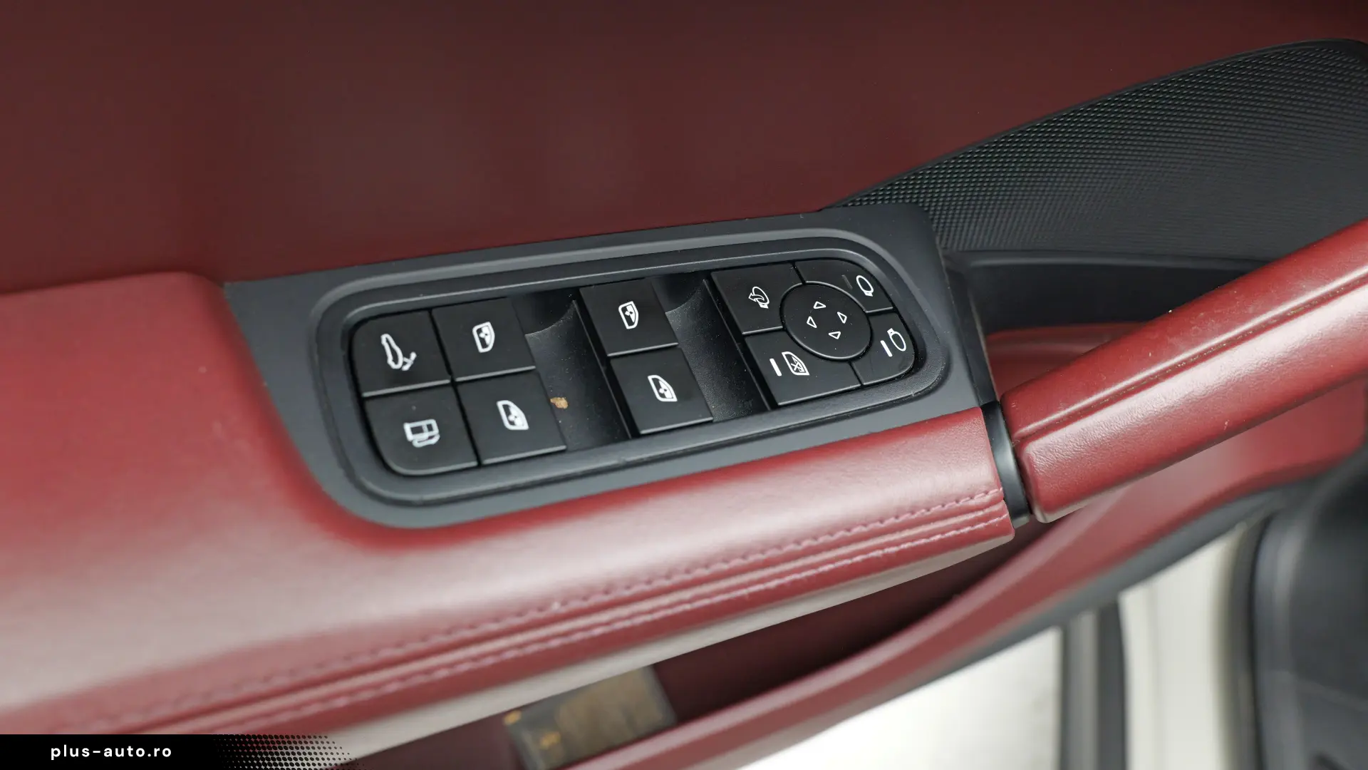 Porsche Cayenne E-Hybrid - 2024