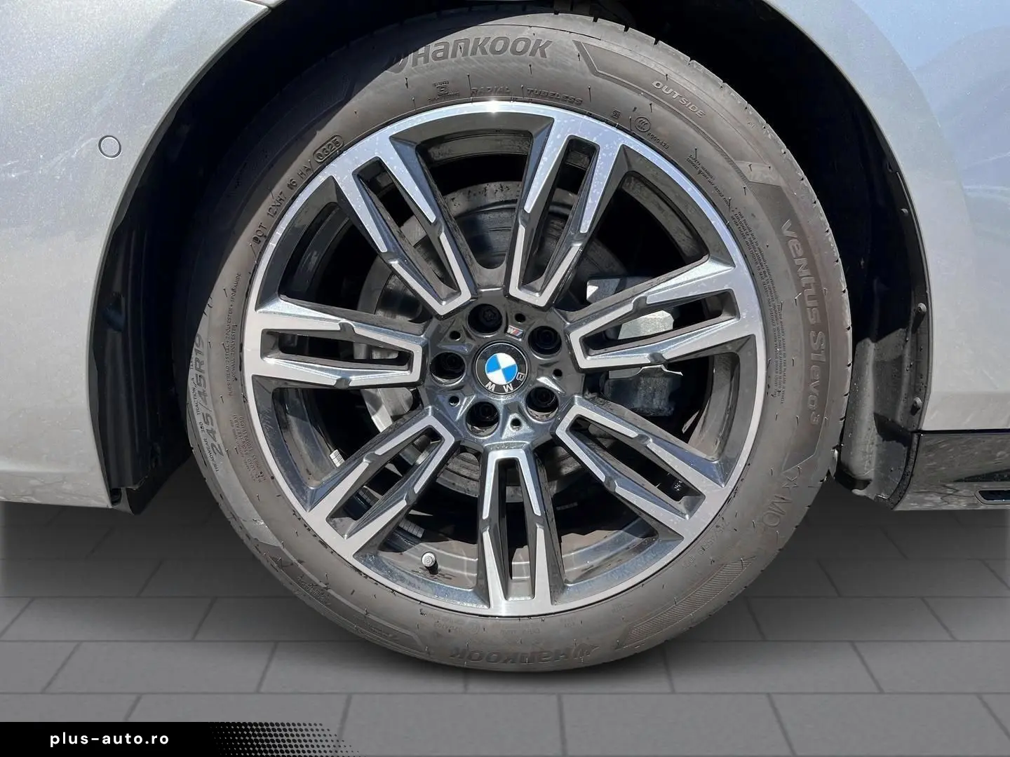 BMW 520 d Lim. M Sport LED HuD 360  ACC Iconic H K