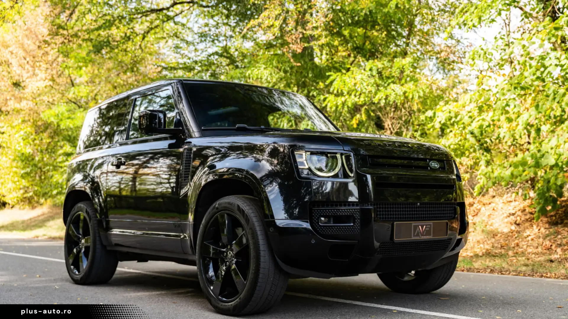 Land Rover Defender 90 P525 BLACK PACK - V8