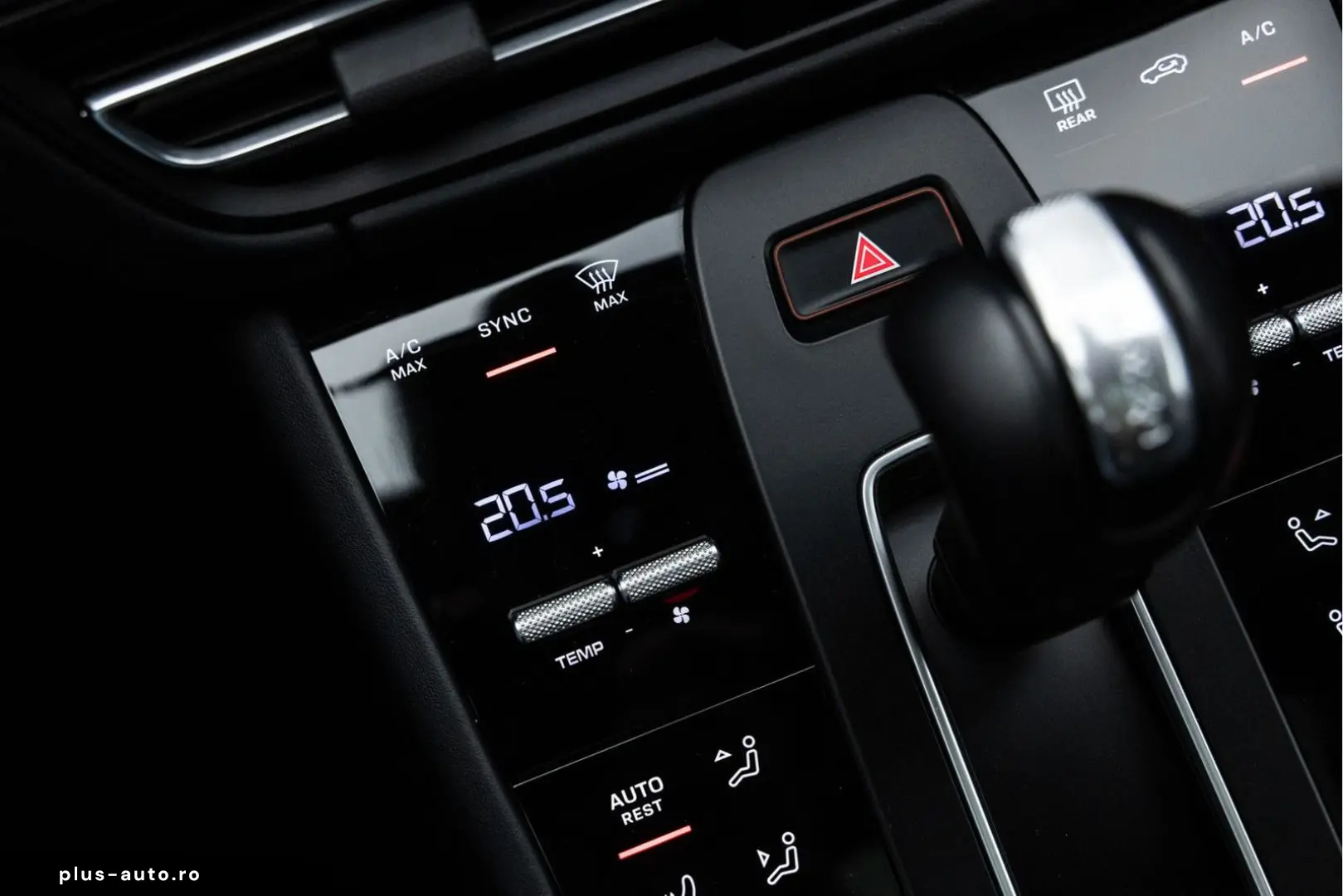 PORSCHE Macan 2022 — imagine 44