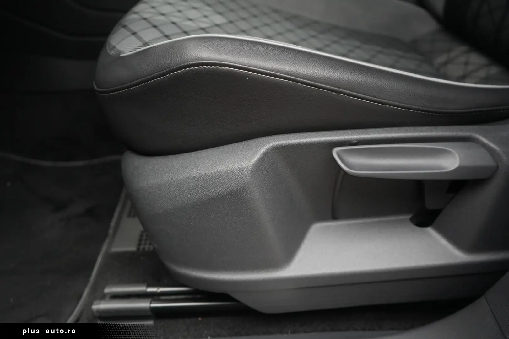 VW Tiguan 2.0 TDI 4Motion DSG R-Line ACC Kamera HUD
