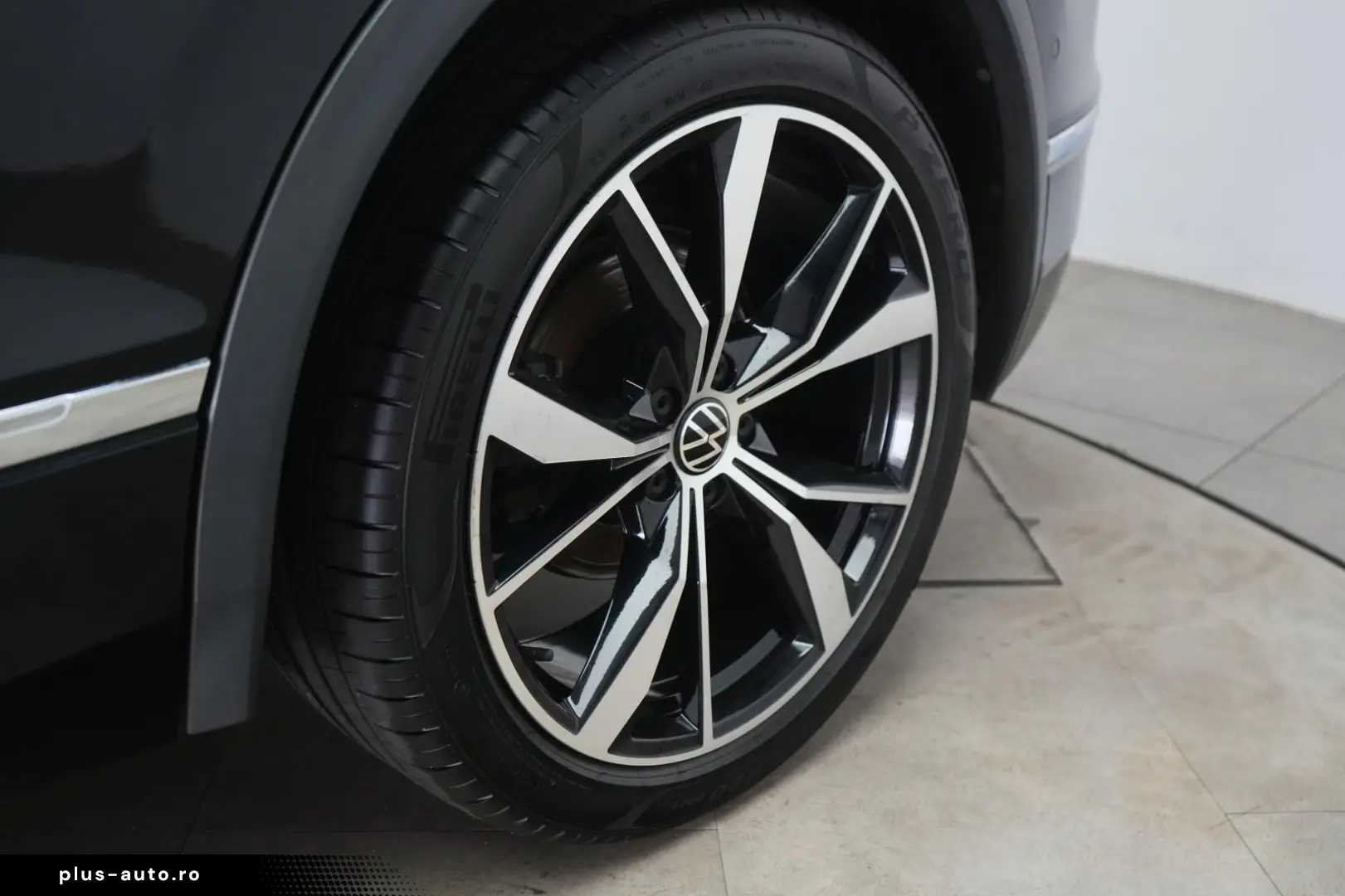 VW Tiguan 2.0 TDI 4Motion DSG R-Line ACC Kamera HUD