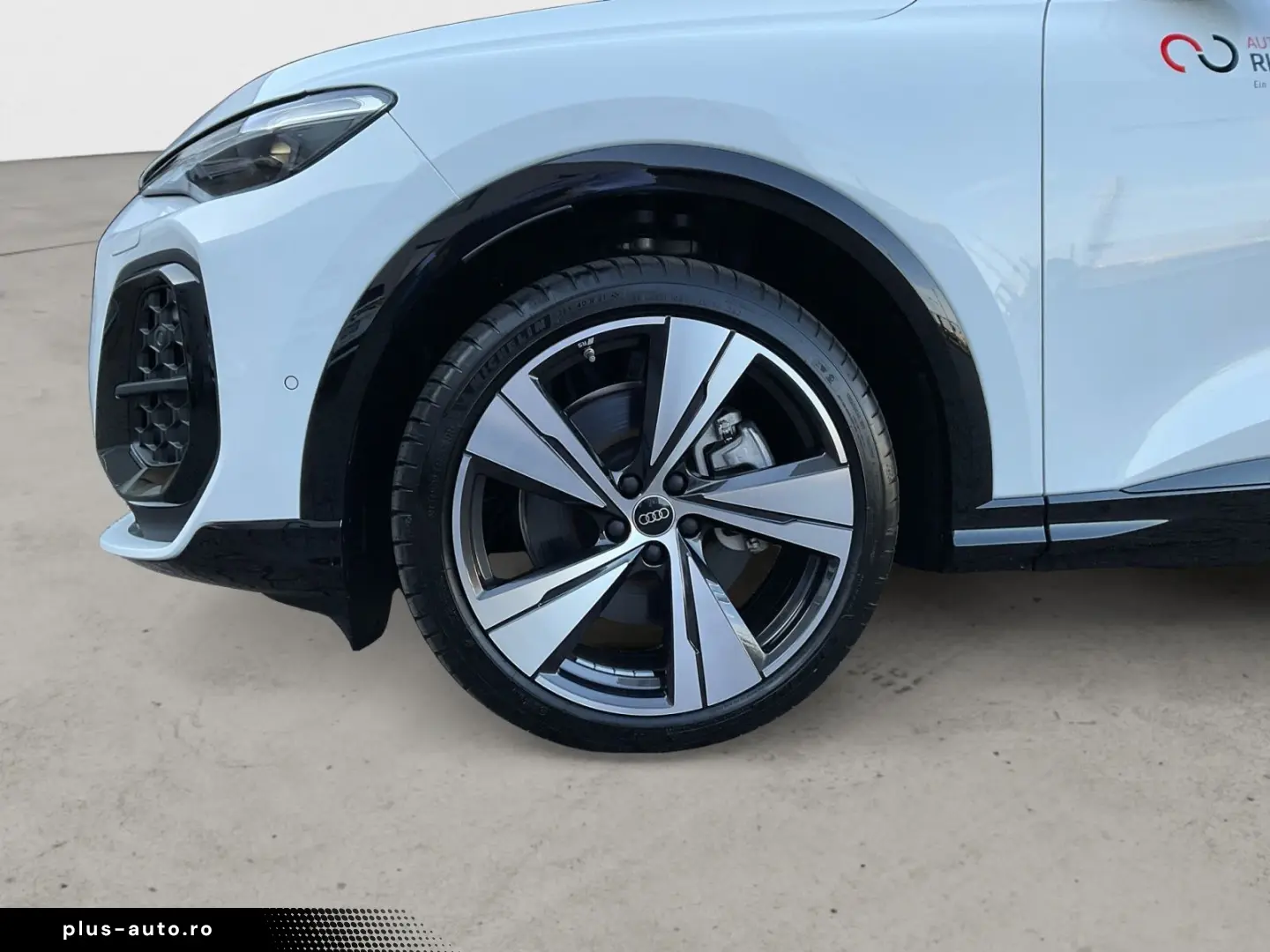 AUDI Q5 SUV TDI Quattro S Line_360 _OLED_HUD_B&O