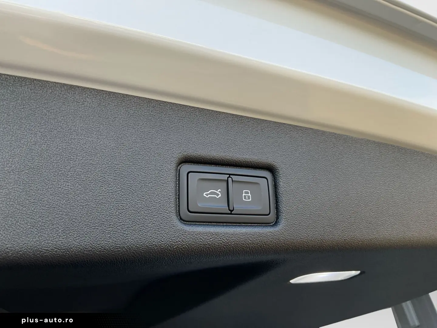 AUDI Q5 SUV TDI Quattro S Line_360 _OLED_HUD_B&O