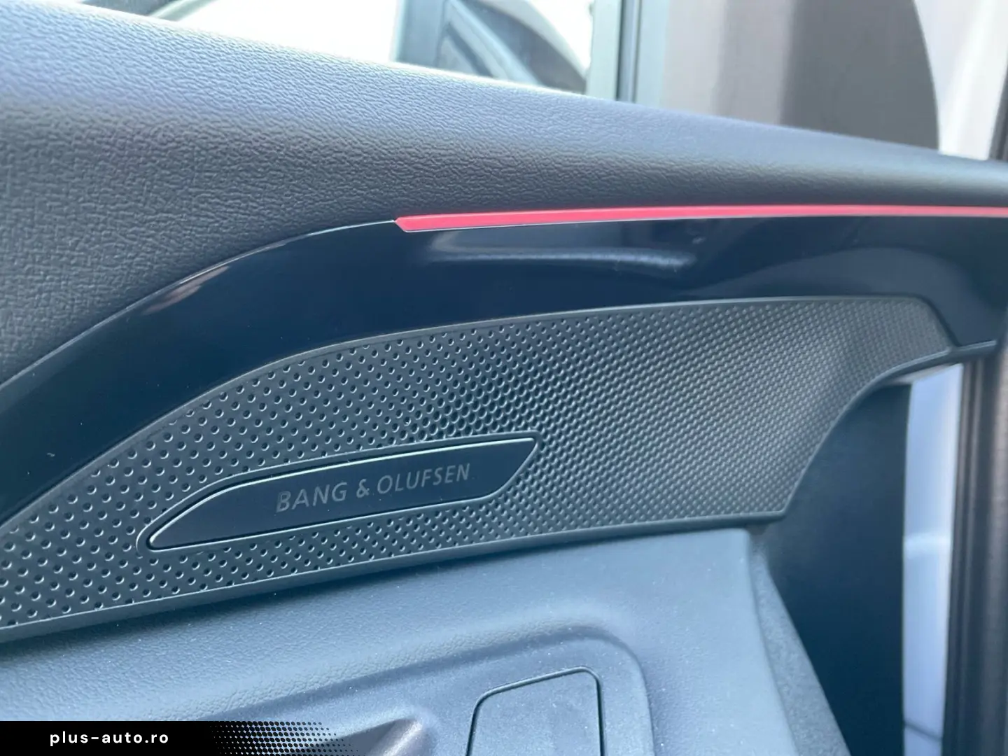 AUDI Q5 SUV TDI Quattro S Line_360 _OLED_HUD_B&O