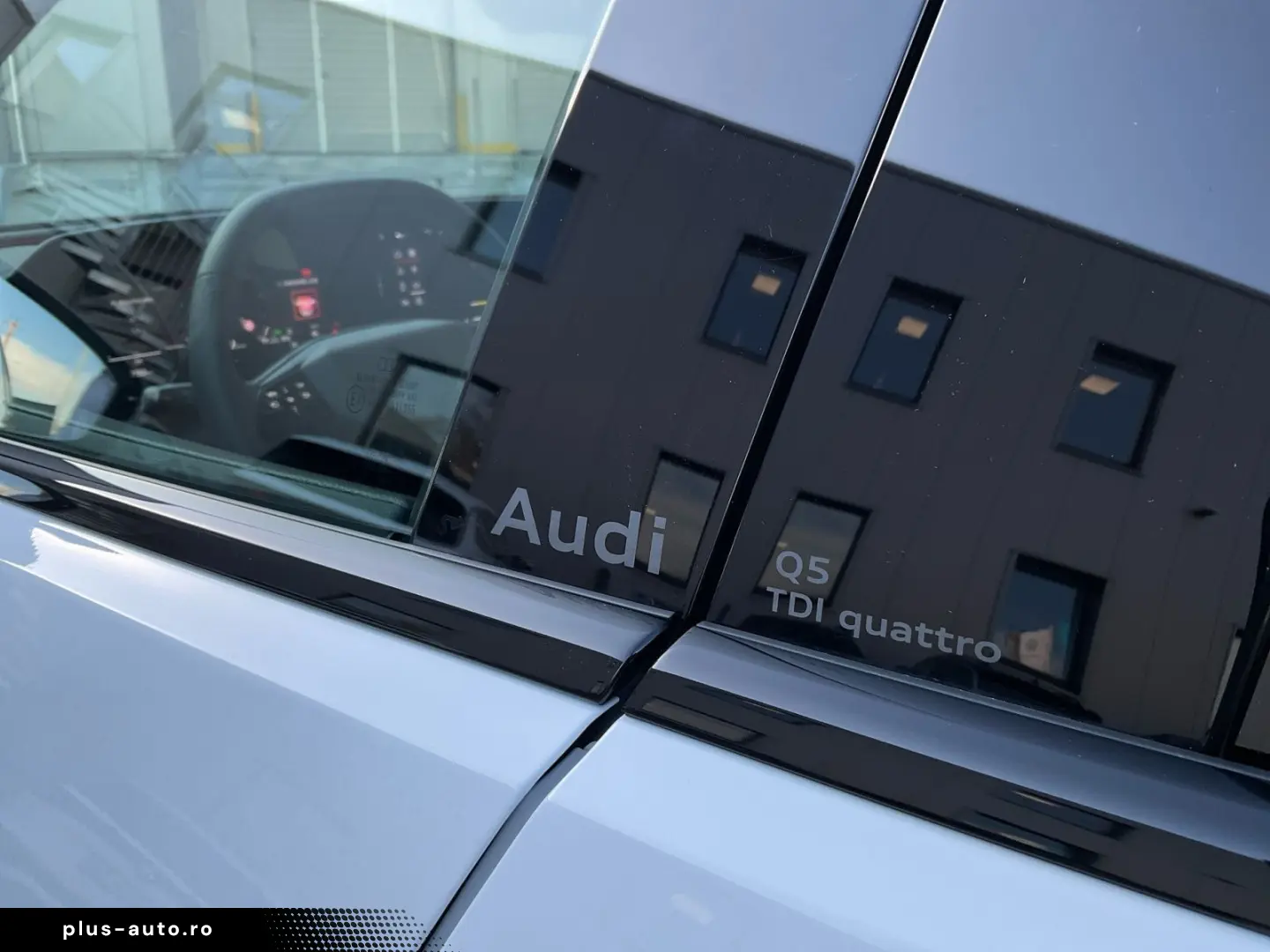 AUDI Q5 SUV TDI Quattro S Line_360 _OLED_HUD_B&O