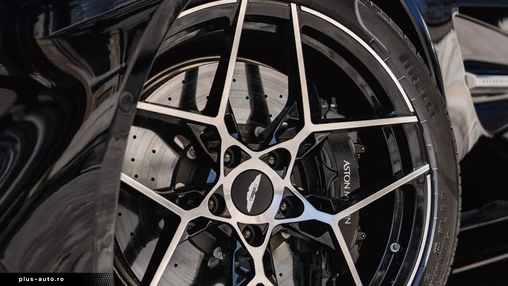 Aston Martin Vanquish COUPE - BOWERS WILKINS