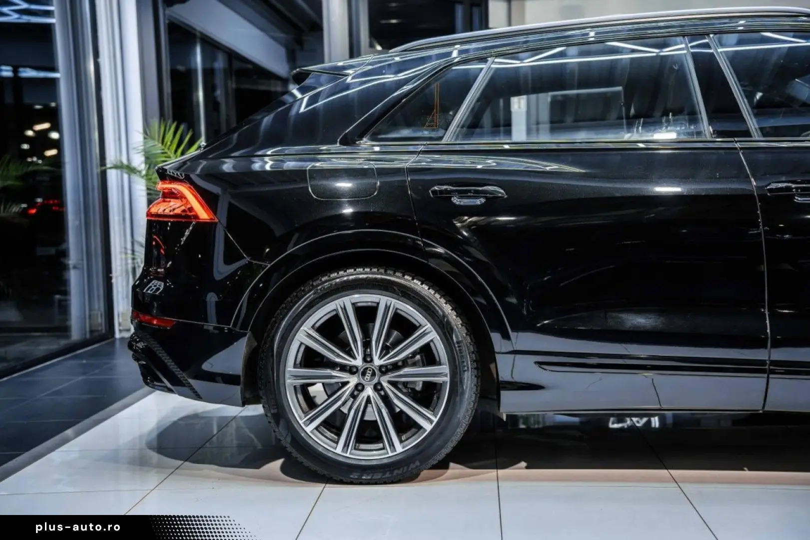 AUDI Q8 3.0 TDI quattro S-Line Black B&O NAVI LED 21
